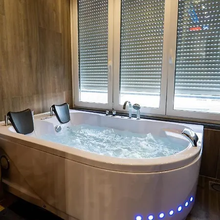 Capsule Wellness - Sauna - Balneo - Machine De Sport Privatif - Ps5 - 2